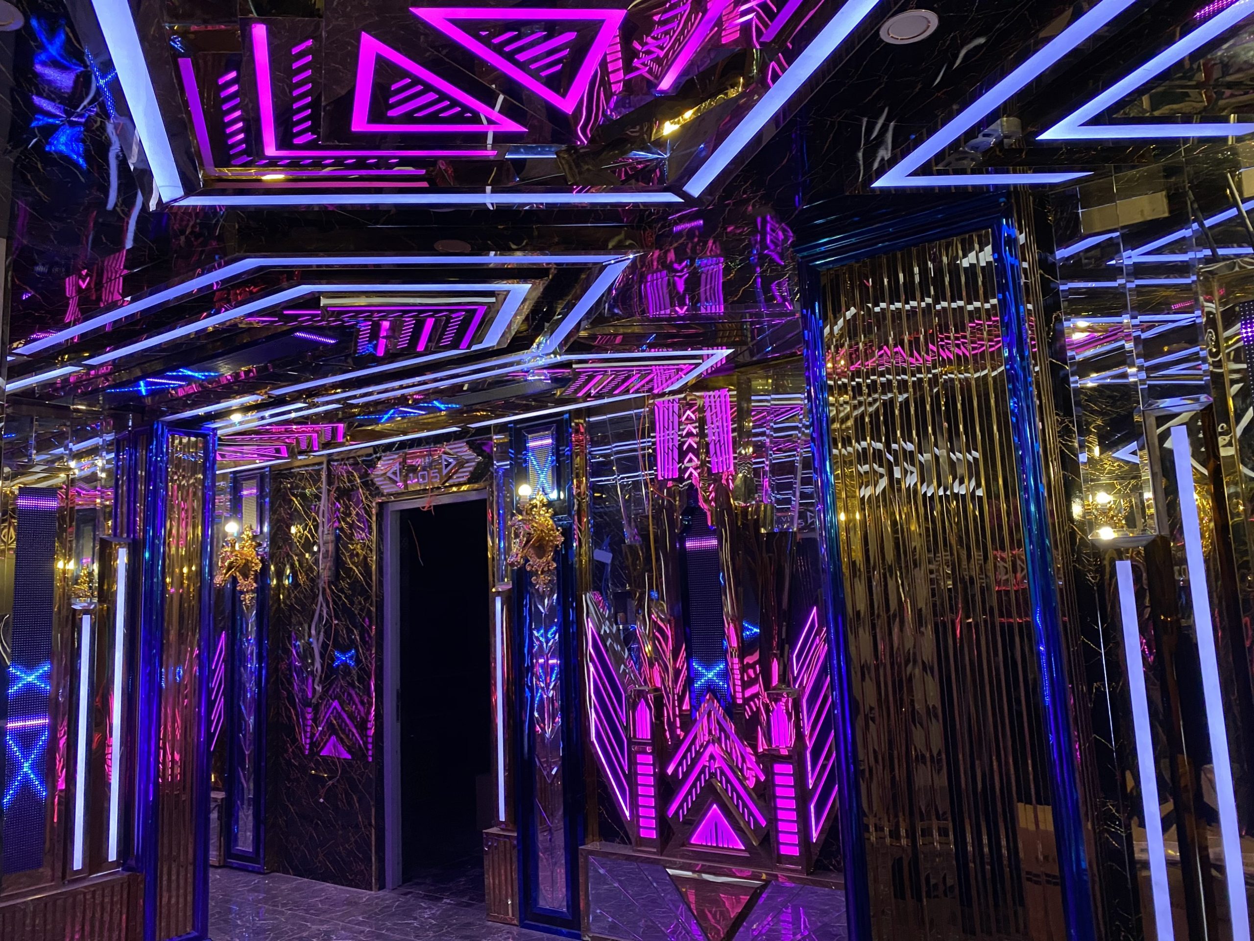 Dự Án Thi Công Karaoke Tại TP.HCM | Nội Thất A&D Uy Tín Số 1 13 karaoke phong phu10 scaled